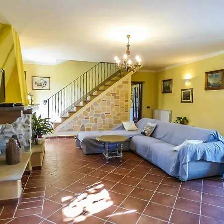 Pescheto With Private Pool Close To Lucca Pieve di Compito