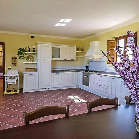 Pescheto With Private Pool Close To Lucca Pieve di Compito